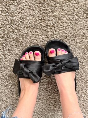 Steve Madden Black Bow Slide Sandals